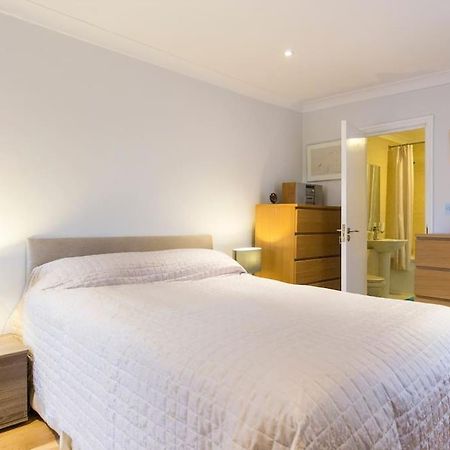 2 Bed Room Flat Near Westfield, West Londra Dış mekan fotoğraf